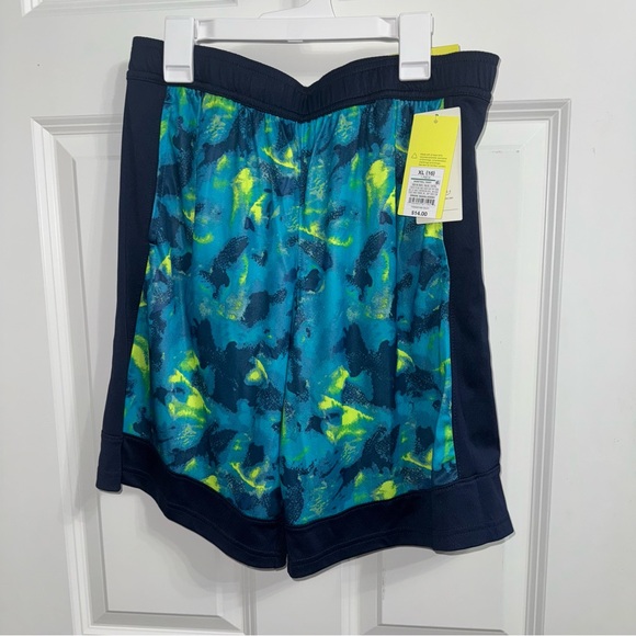 NEW all in motion Kids Court Shorts - Picture 1 of 5